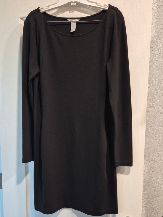 H&M Dresses & Skirts - H&M Black Long-Sleeve Shift Dress